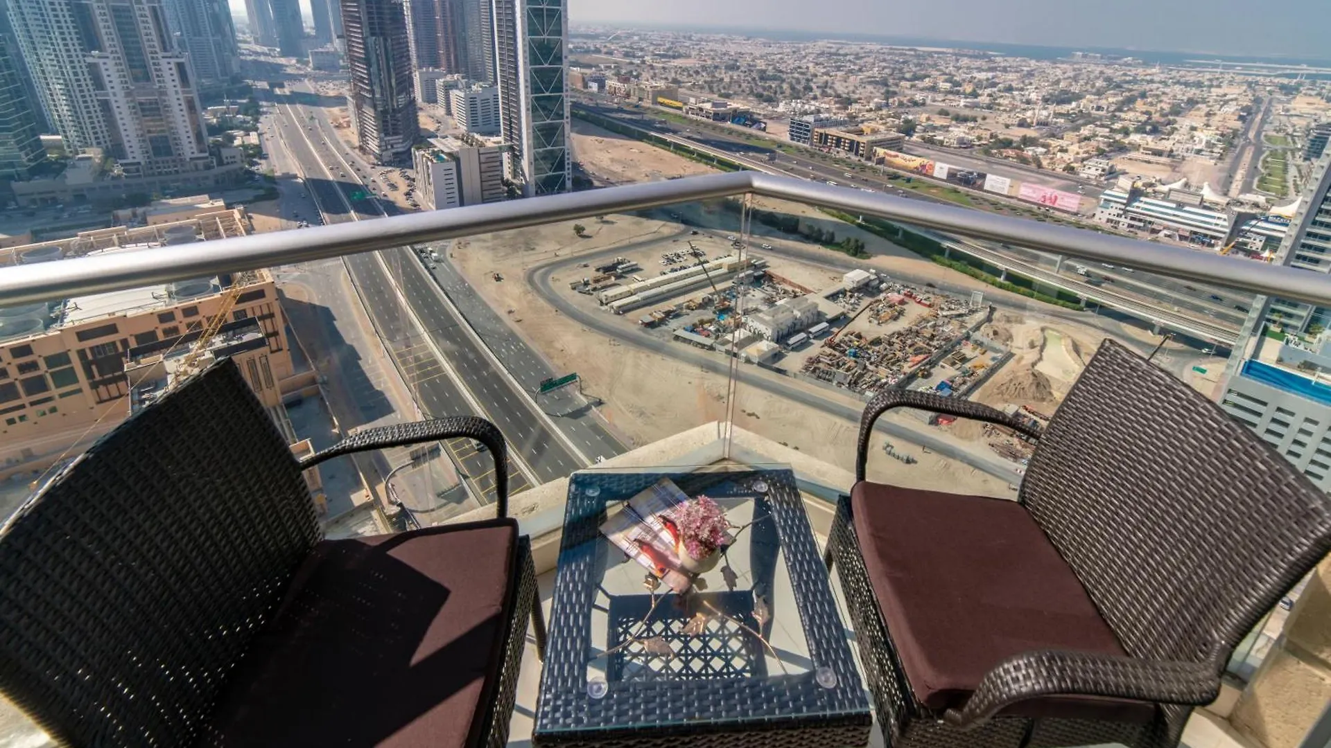 Апартаменты Icon Casa Living - Super Loft West Tower Дубай ОАЭ
